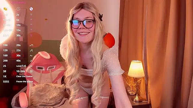 AgataMilky live cam on StripChat
