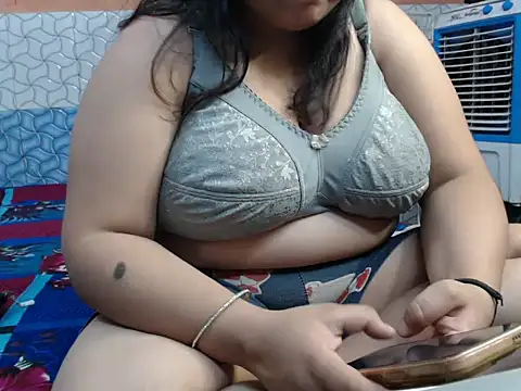 diamond_maya (F young) - Boobs spank