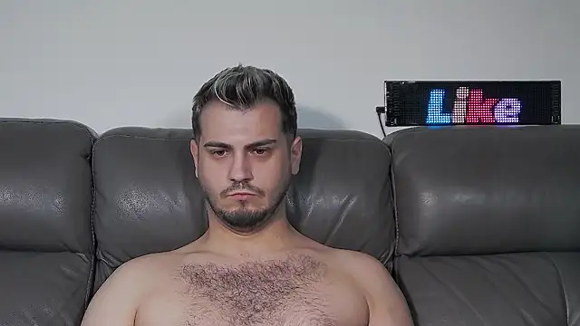 CrazyDom1 live cam