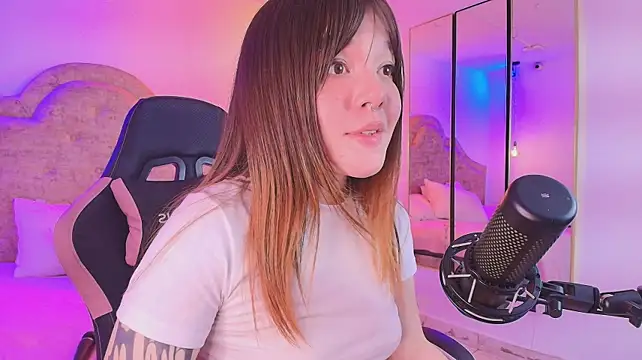 Fluffy_Bubble21 webcam