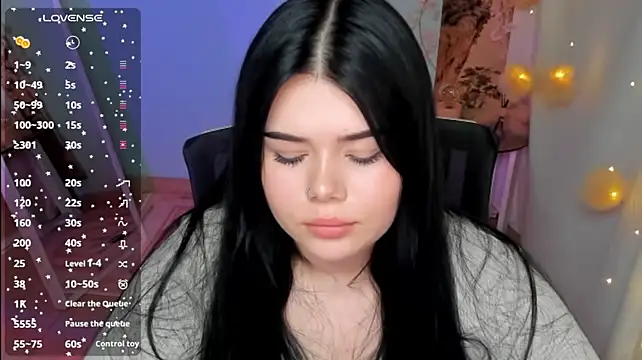 Mona_Esty webcam