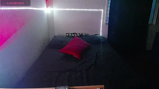 Karyblush25 webcam