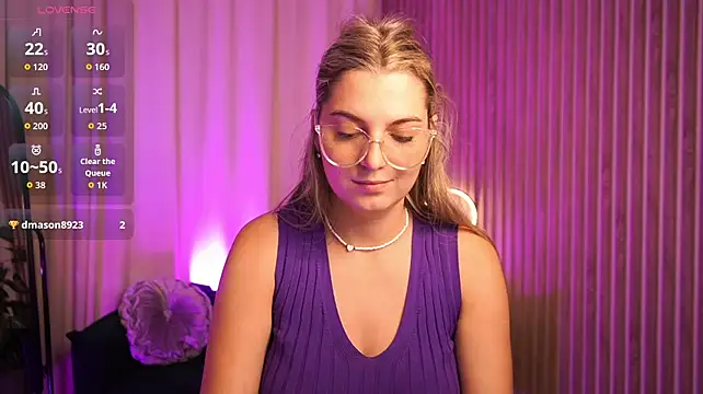 LucreciaStorm live cam on StripChat