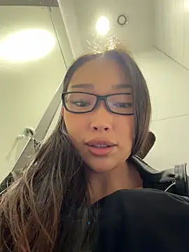 trytomakememoam live cam