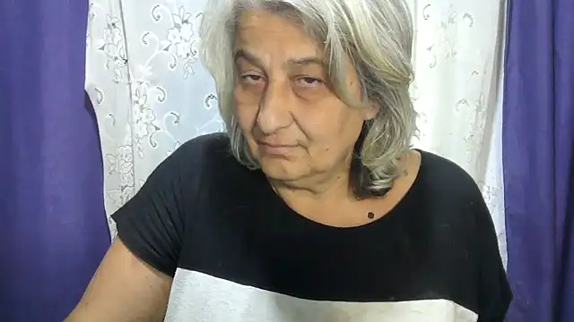 ExquisiteMature live cam preview