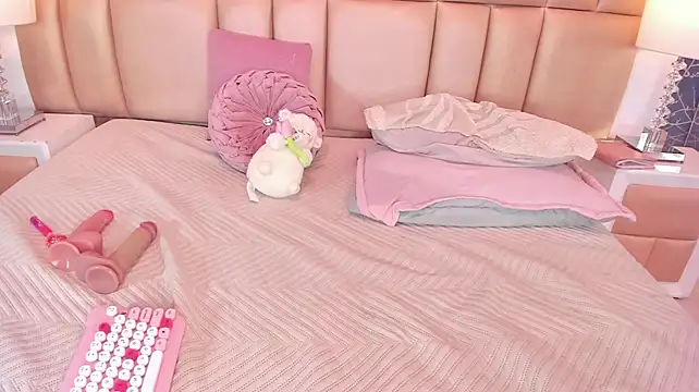 Sofia_Stanley