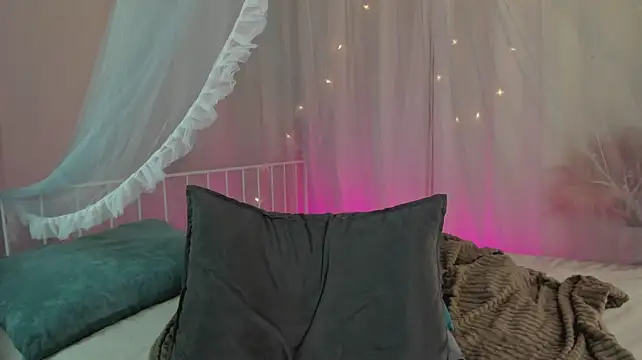 Lesi_Moonie01