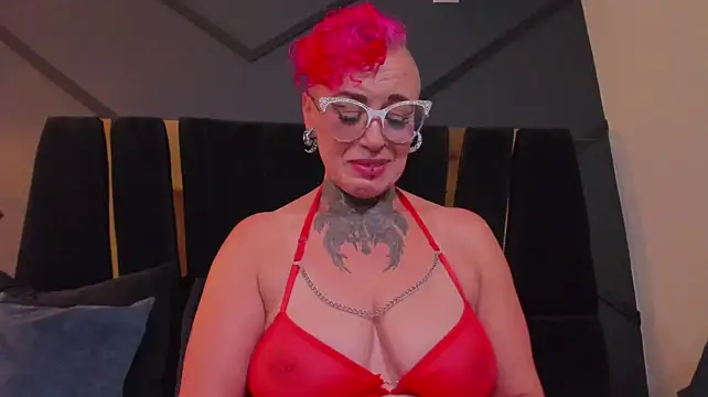mistress_sandy live cam on StripChat