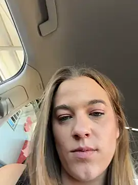 Luna_Lynn