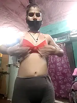 couplevermakumar live sex cam