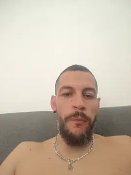 Lebarbu69020 live cam on StripChat