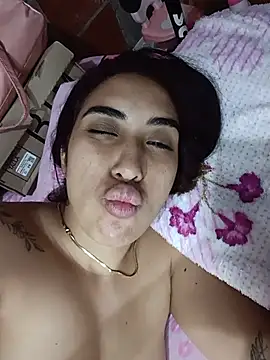 ifeelverywet_andhot live cam on StripChat
