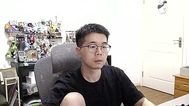 Adzard65 live cam on StripChat