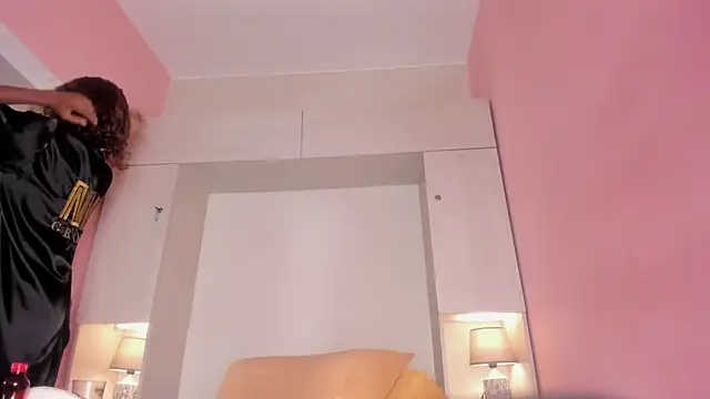 JoyceBlake live cam on StripChat