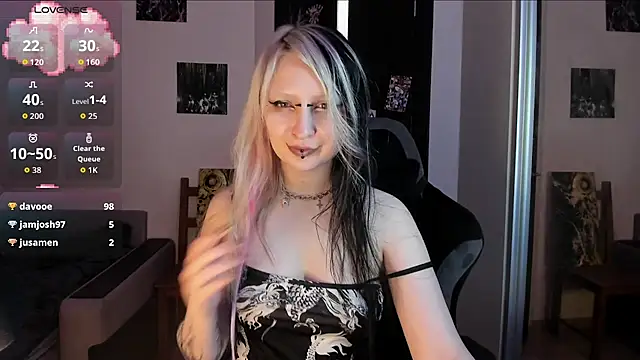 lavender_monster live cam on StripChat