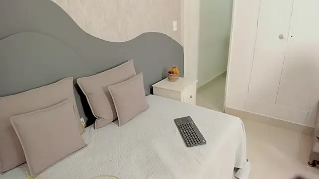 AriaLuxx webcam