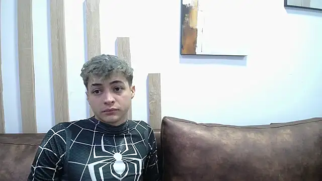 Ari_Stonne webcam