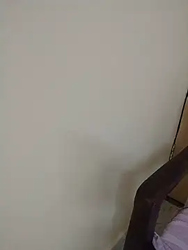 Cute-Priynka webcam