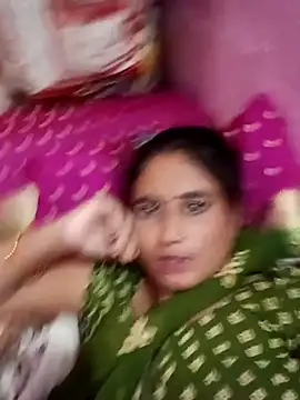 Dil_rani66A live cam on StripChat