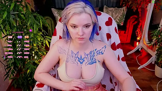 Bluedew live cam on StripChat