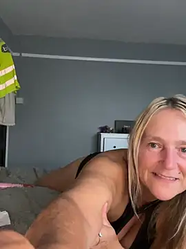 Blondnboujee53
