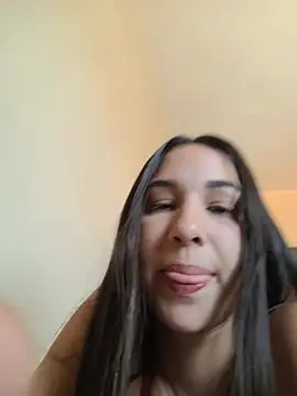 suabranquinhaamor (F young) - Peitinho de fora por 2 minutos