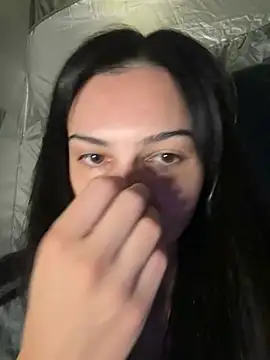 lunalovelee live cam on StripChat