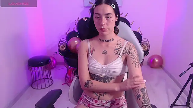 ABBY_X_COLLINS live cam on StripChat