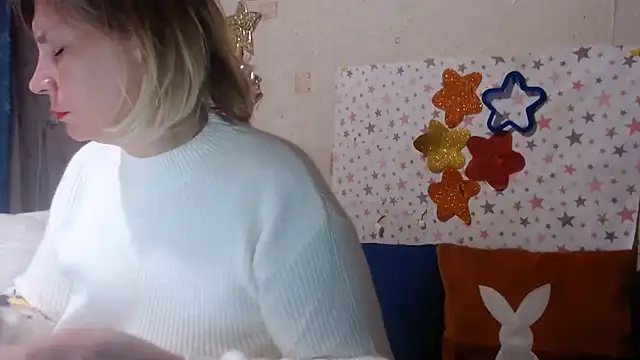 QueenLana live cam on StripChat