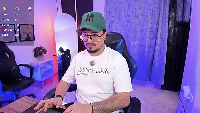 DaviidEvans_ live cam on StripChat