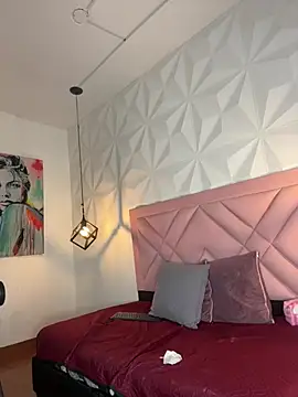 Caroline_daring