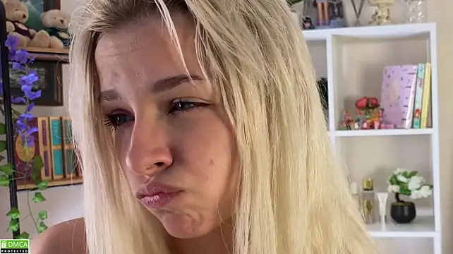 Naomi_Demio