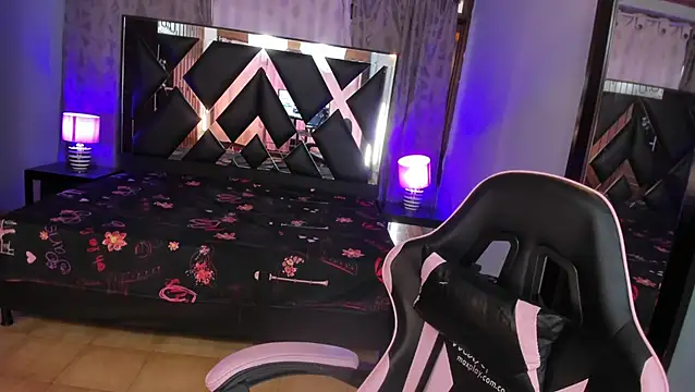 Linda4Petite