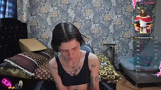 pretty_cristal69 live cam on StripChat