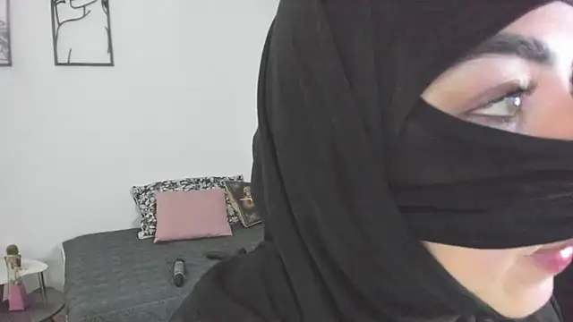 uzra_hayed (F young) - squirt + control toy x3 min free tipper