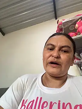 Horny-Mommy-Dirty live cam