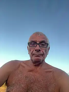 4n4l1zz4m1 (Ask my age) - Cum/ sborrata esplosiva in spiaggia