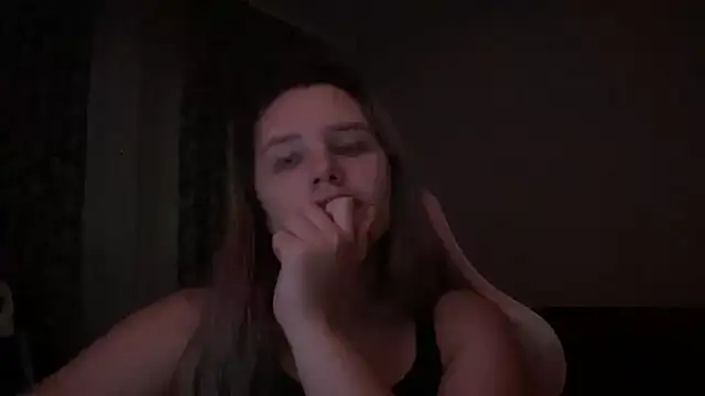 Venirahh live cam on StripChat