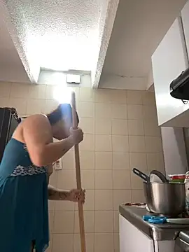 scarlet_auraa (F young) - 🖐️🍑flour hands on ass