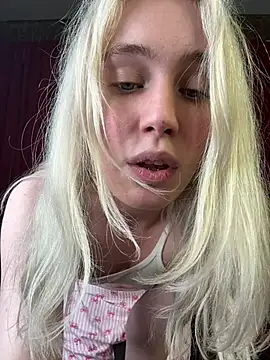 lovelymiu (Ask my age) - doggy style on the chair:)