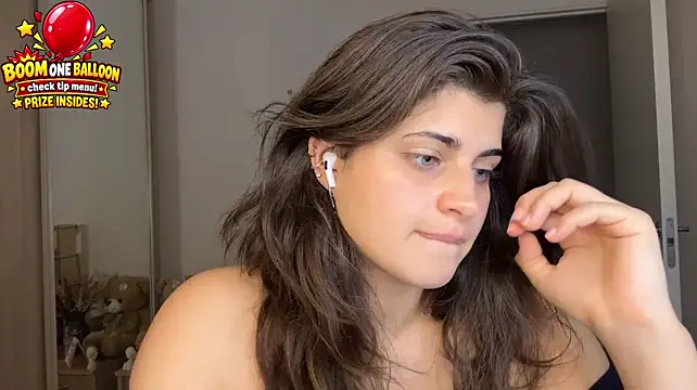 tease_dealer (F young) - sideboob reveal!!