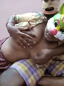 hotcute99 (Ask my age) - Laptop