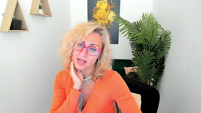 MuseOfStage live cam on StripChat