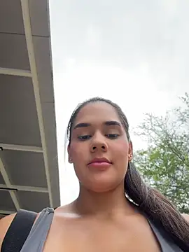 BellaLeclair_