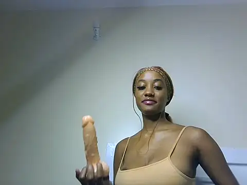 sexy_petiteher's live room