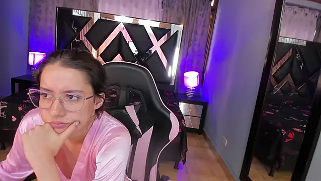 Linda4Petite