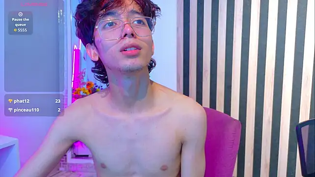 Twink_Sebas7 live sex cam