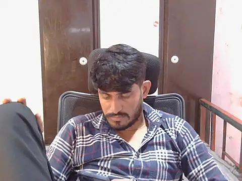 Yuvi_hot live sex cam