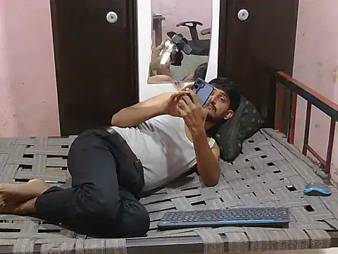 Yuvi_hot