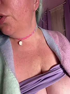 KawaiiKiki_247 webcam